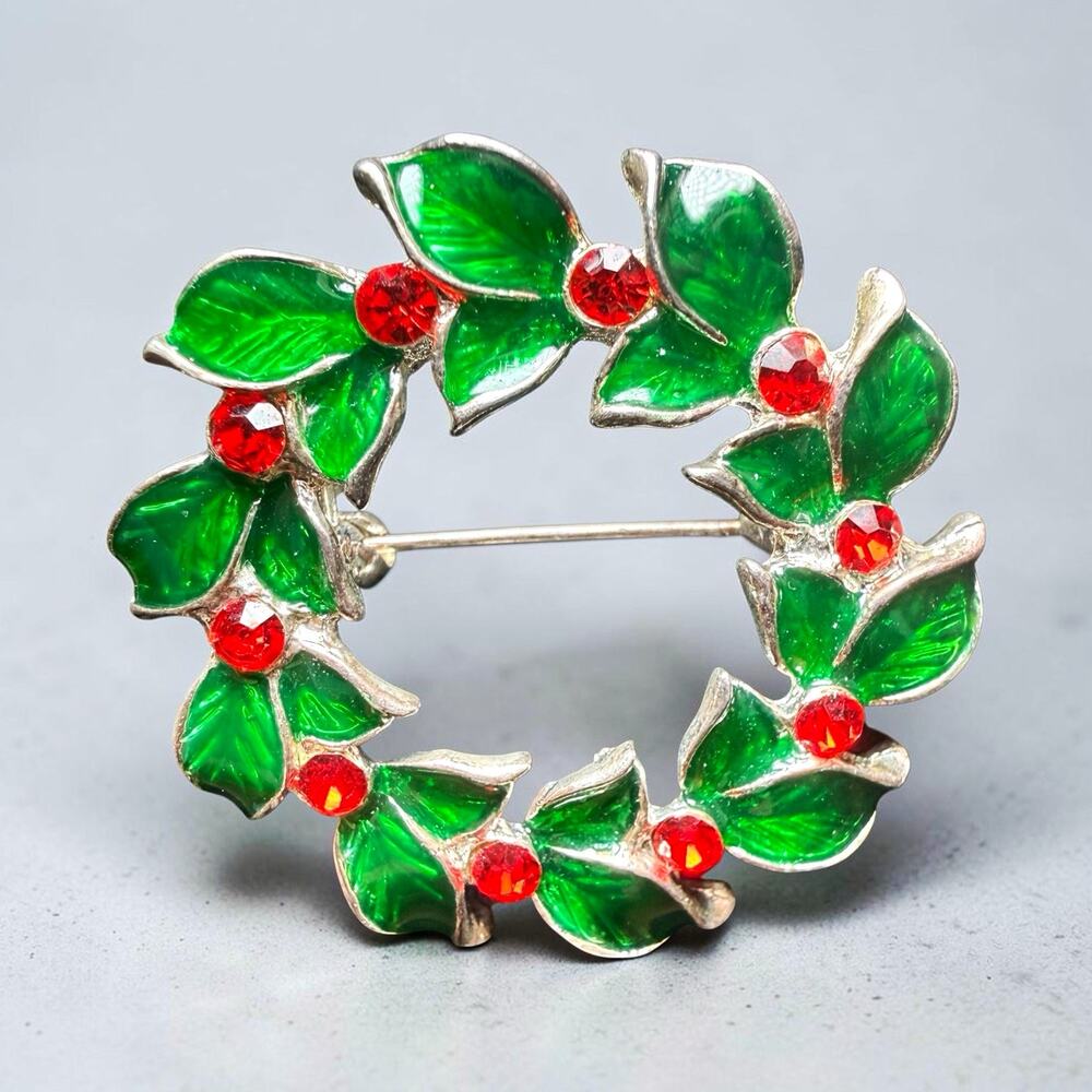 Vintage Green Enamel Leaf Wreath Christmas Brooch Pin Red Round Rhinestones